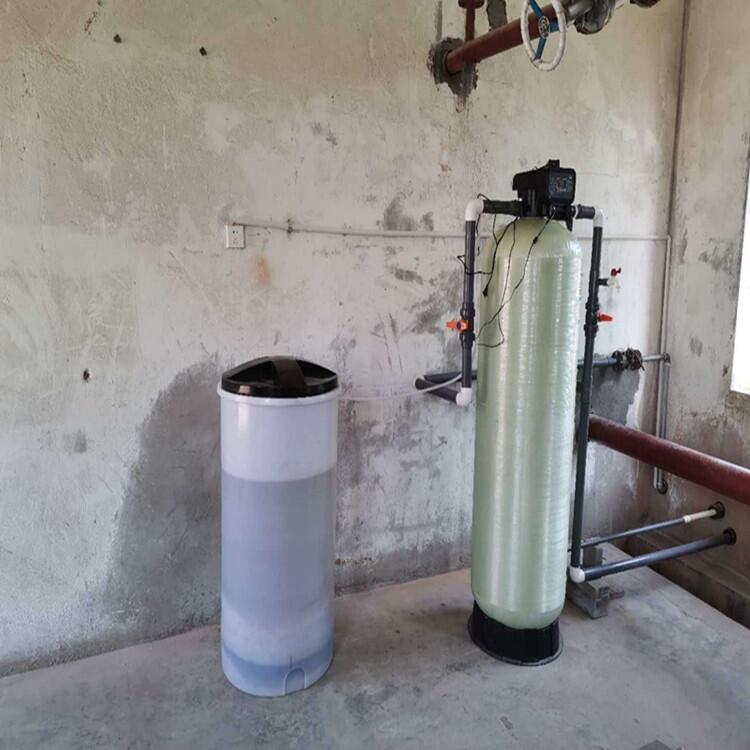 海南果汁廠軟化水設(shè)備 全自動(dòng)控制閥軟水器設(shè)備